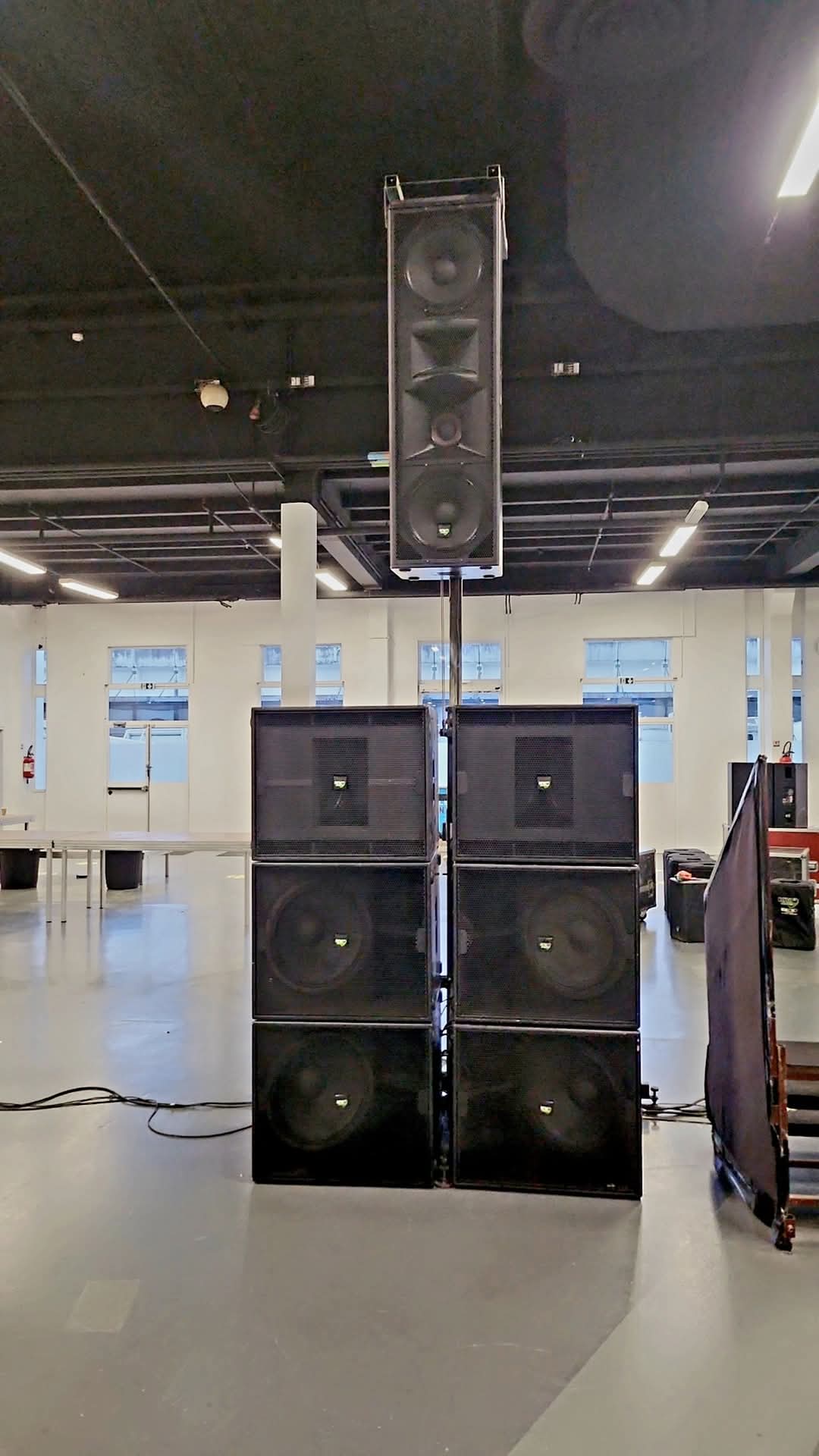 Éclairage scénique et ambiance lumineuse